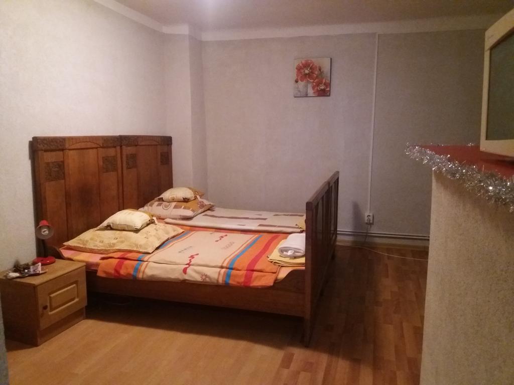 Hotel Casa Rodisa Turda Esterno foto